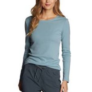 Eddie Bauer blue long sleeve vneck